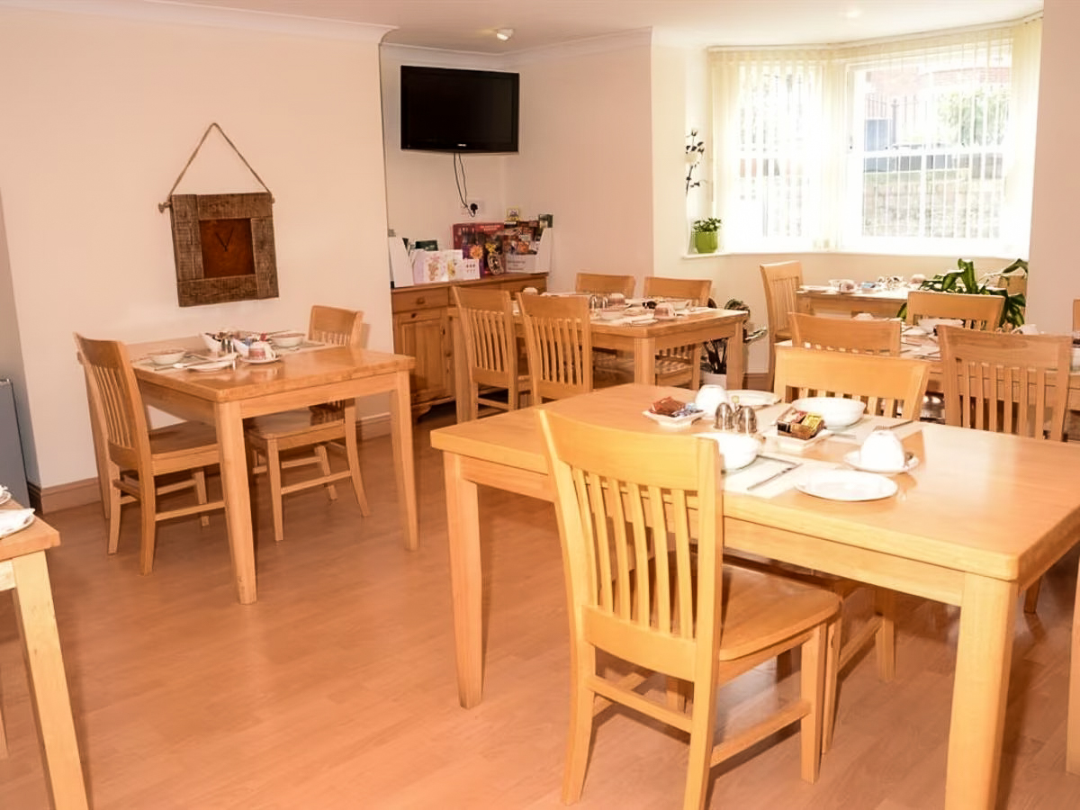 Breakfast table at Pinewood House
